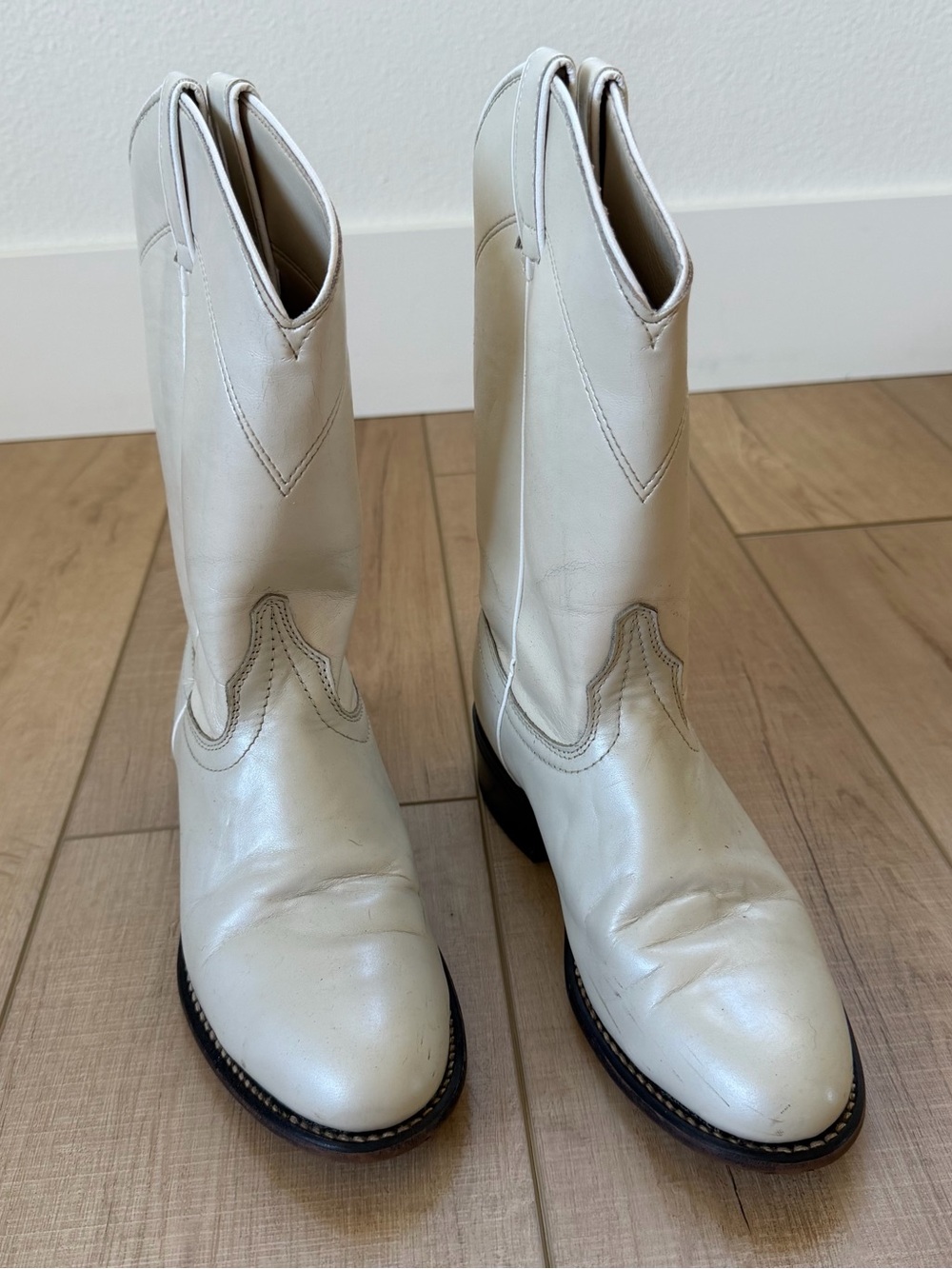 Laredo Women’s 7 Ivory Pearl White Cowboy Boots USA Vintage Western Leather
